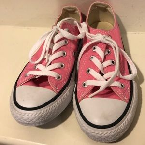Converse little girls’ pink Chuck Taylor size 13